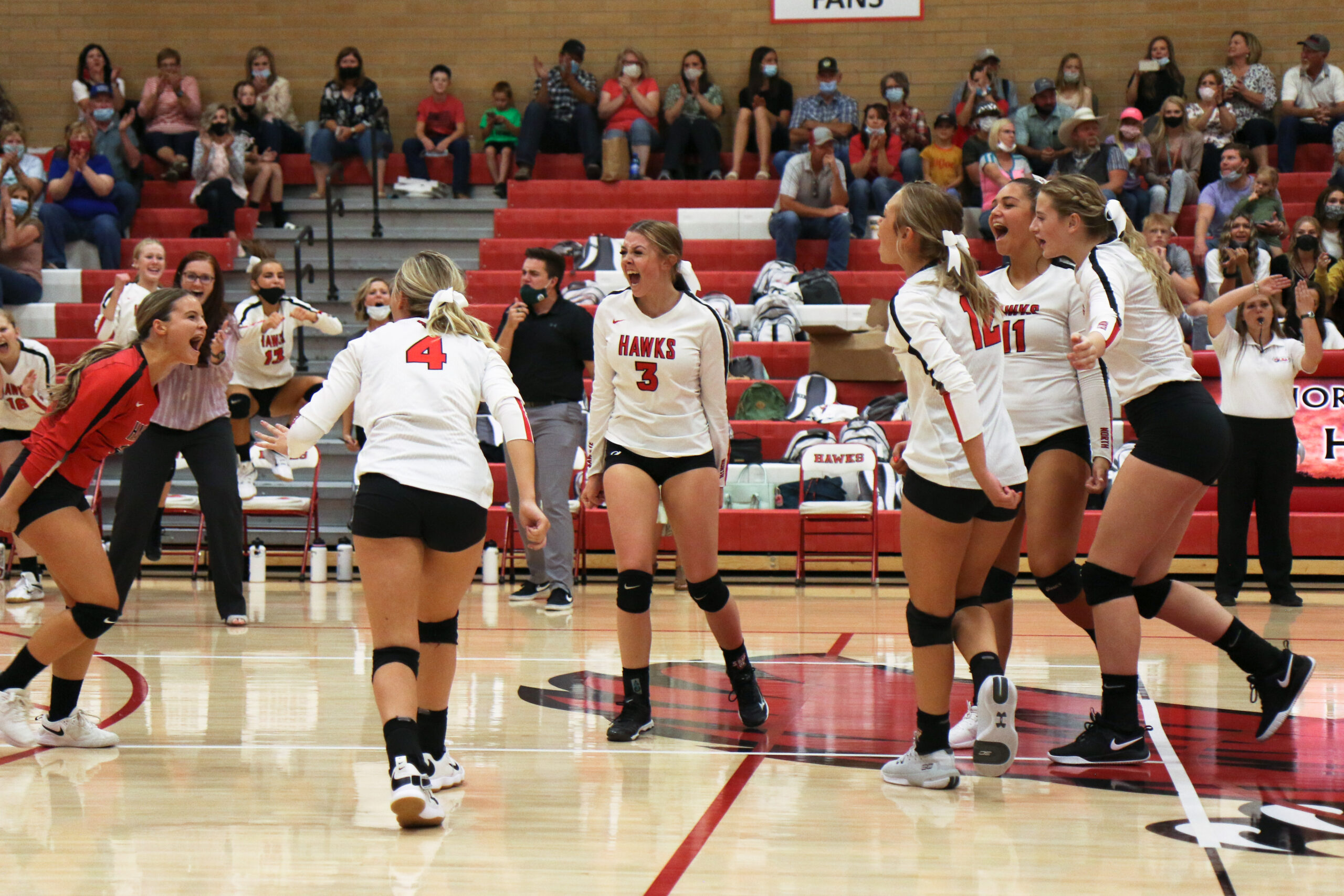 Volleyball piles up region wins, moves up in RPI