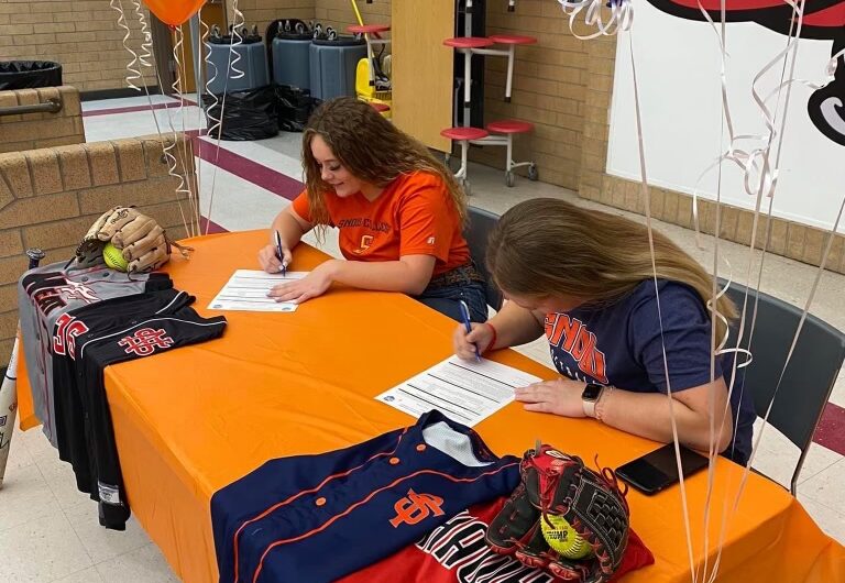 Senior softball players commit to Snow College