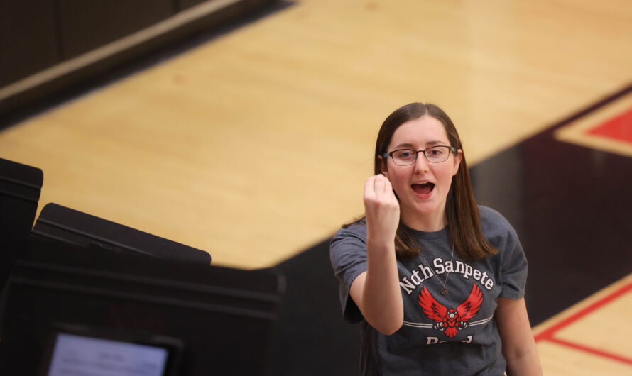 NS alumna returns to direct pep band, help with band