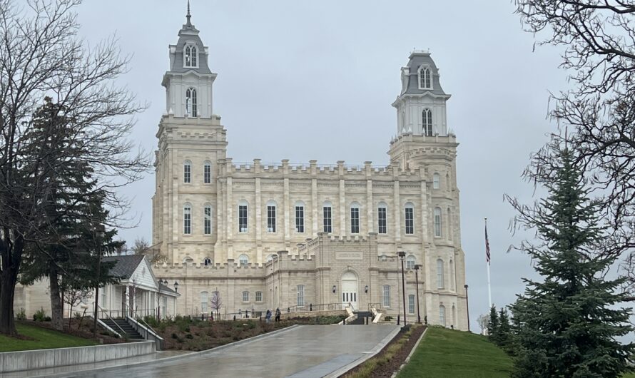 Manti temple open house brings many visitors